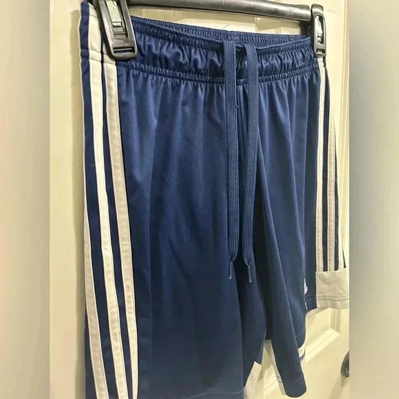 GUC Adidas youth size small. Boys 9-10 Aeroready navy and white athletic shorts - Picture 2 of 9